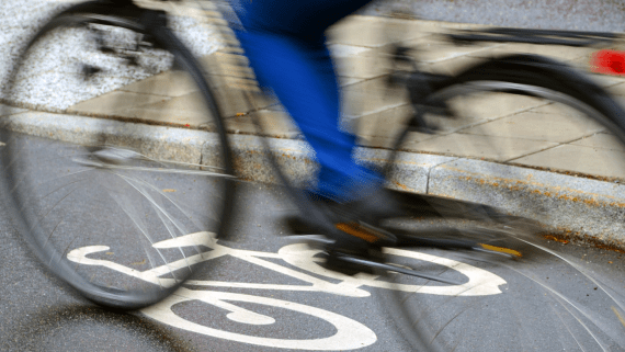 Een fiets op een fietspad