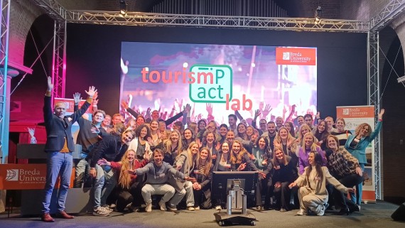 Groepsfoto van studenten tijdens het Tourism Impact Lab