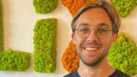 Portretfoto van Julian Fasen