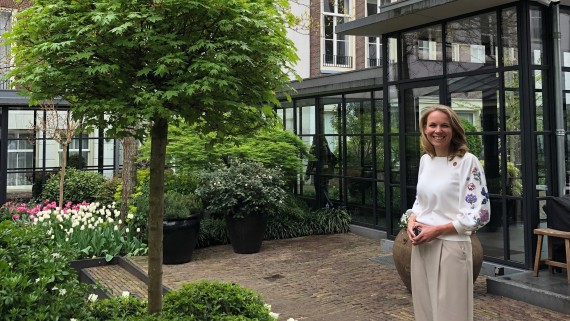 Portretfoto van Yvonne Kool