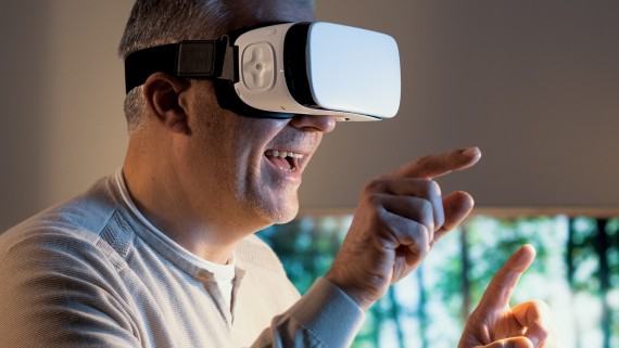 Digital Realities - Man met VR bril