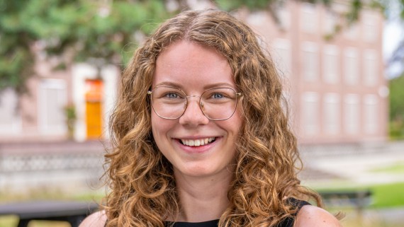 Portretfoto Lisa van Duijn