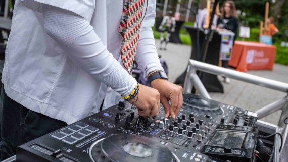 student djing