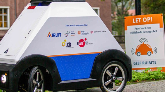 Een robot op de BUas campus in Breda