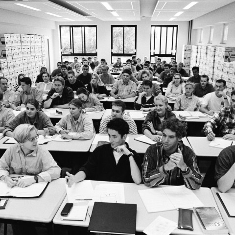 Klas met studenten in de jaren 80