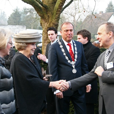 Beatrix opent de hogeschool