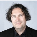 Portretfoto van Oliver Davies