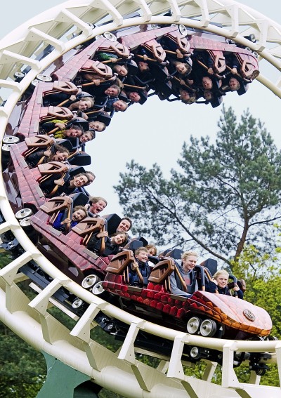 Attractie in een pretpark, een voorbeeld van hoe mensen vrije tijd beleven