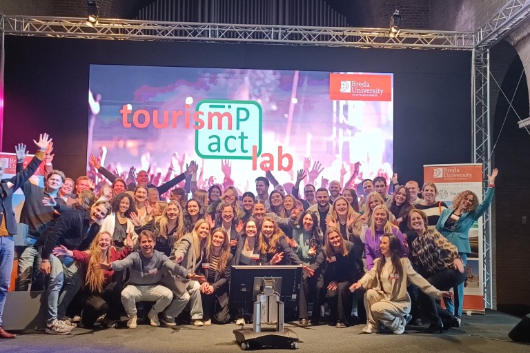 Groepsfoto van studenten tijdens het Tourism Impact Lab