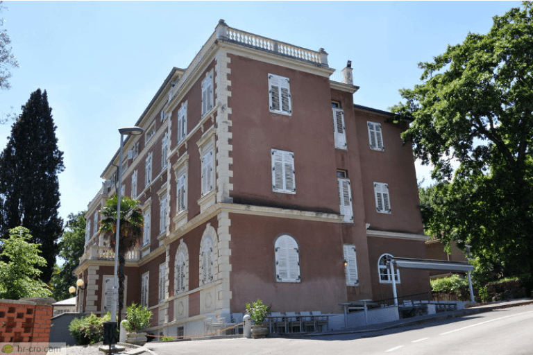 Gebouw van de universiteit van Rijeka in Kroatië