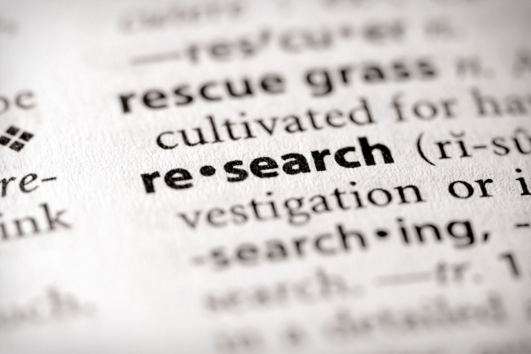 Definitie van het woord 'research' in een woordenboek