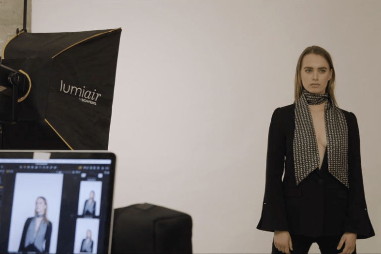 Charlotte van Buuren poseert tijdens een fotoshoot