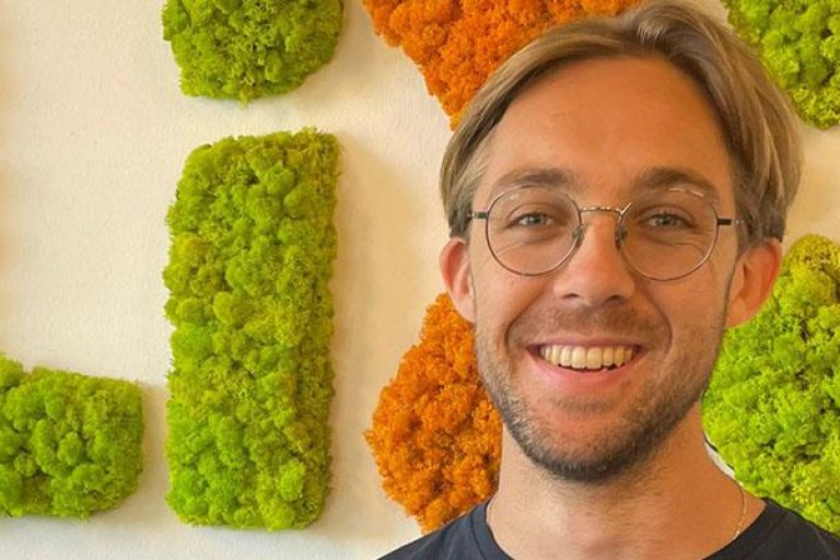 Portretfoto van Julian Fasen