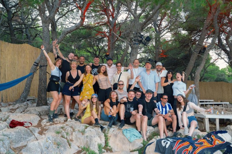 Groepsfoto van medewerkers van Mysteryland