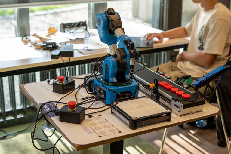 Apparaten in de BUas AI Makerspace