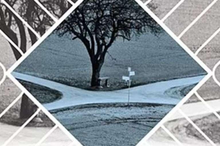 Een kruispunt in een verlaten gebied