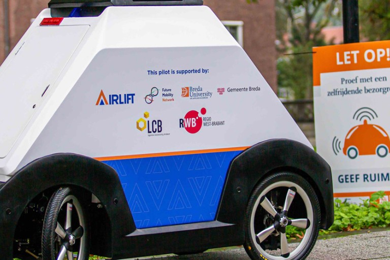 Een robot op de BUas campus in Breda