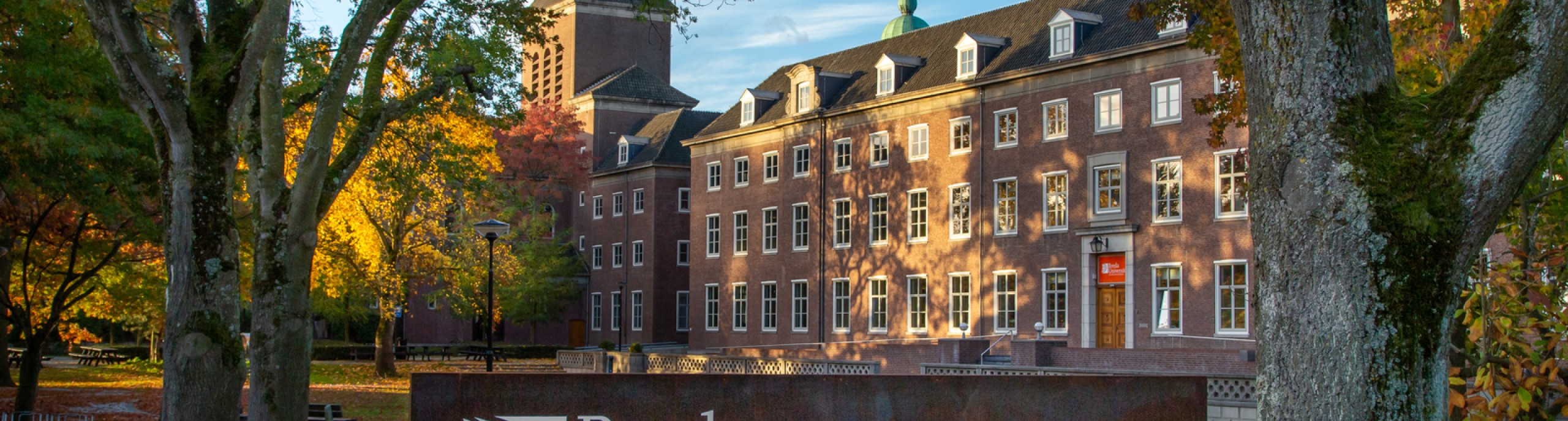 Hersftbeeld van de BUas campus