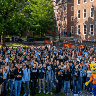 Groepsfoto van studenten op de BUas campus