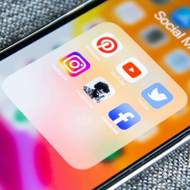Social media apps op een telefoon