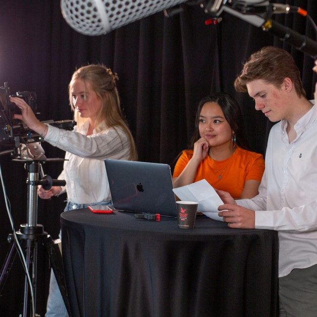 Studenten in de studio 