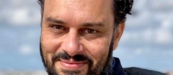 Portretfoto van Ajay Kapur