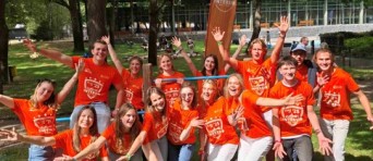 Groepsfoto studenten intersib tijdens intro