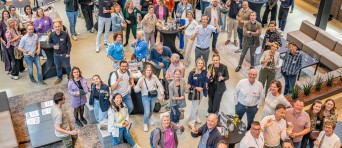 Groepsfoto van alumni van BUas