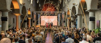 Slingers in de volle kapel vanwege de opening academisch jaar