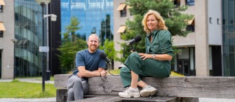Mike en Dorothe maken een podcast